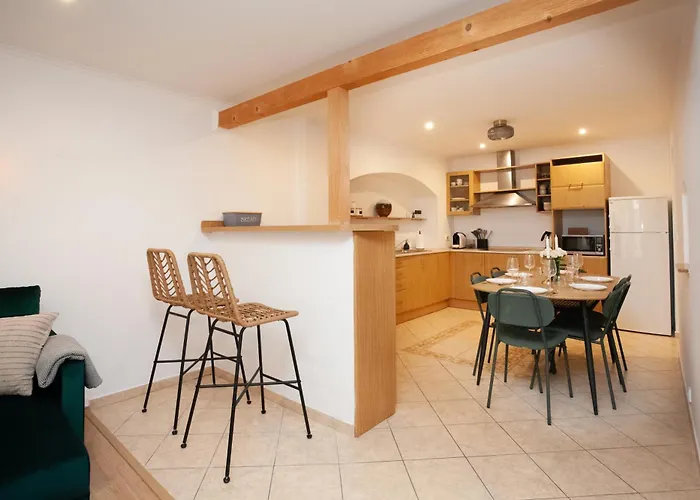 Emerald Apartment